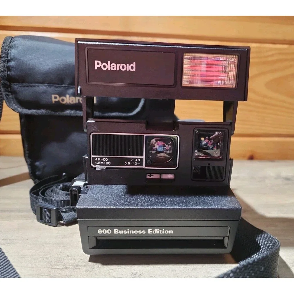 Polaroid 600 Business Edition Instant Film Camera -Camera Bag-Camera Not Tested